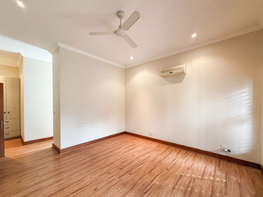 6 Bedroom Property for Sale in The Coves North West